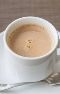 Café com leite pode ser um aliado no combate a inflamações (Freepik)